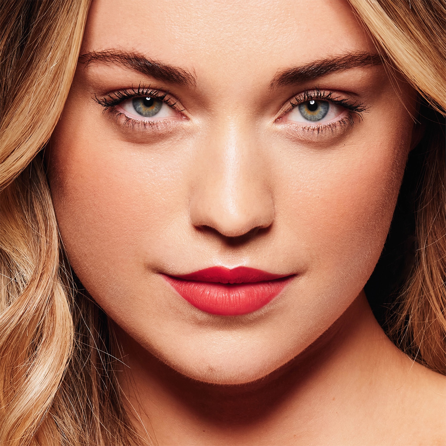 CLOUD KISS MATTE LIP MOUSSE BY ICONIC LONDON ( MOUSSE LABIAL)